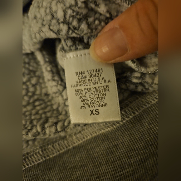 Wildfox Sweatshirt Xs Rainbow Heart Pre-owned - Picture 3 of 5